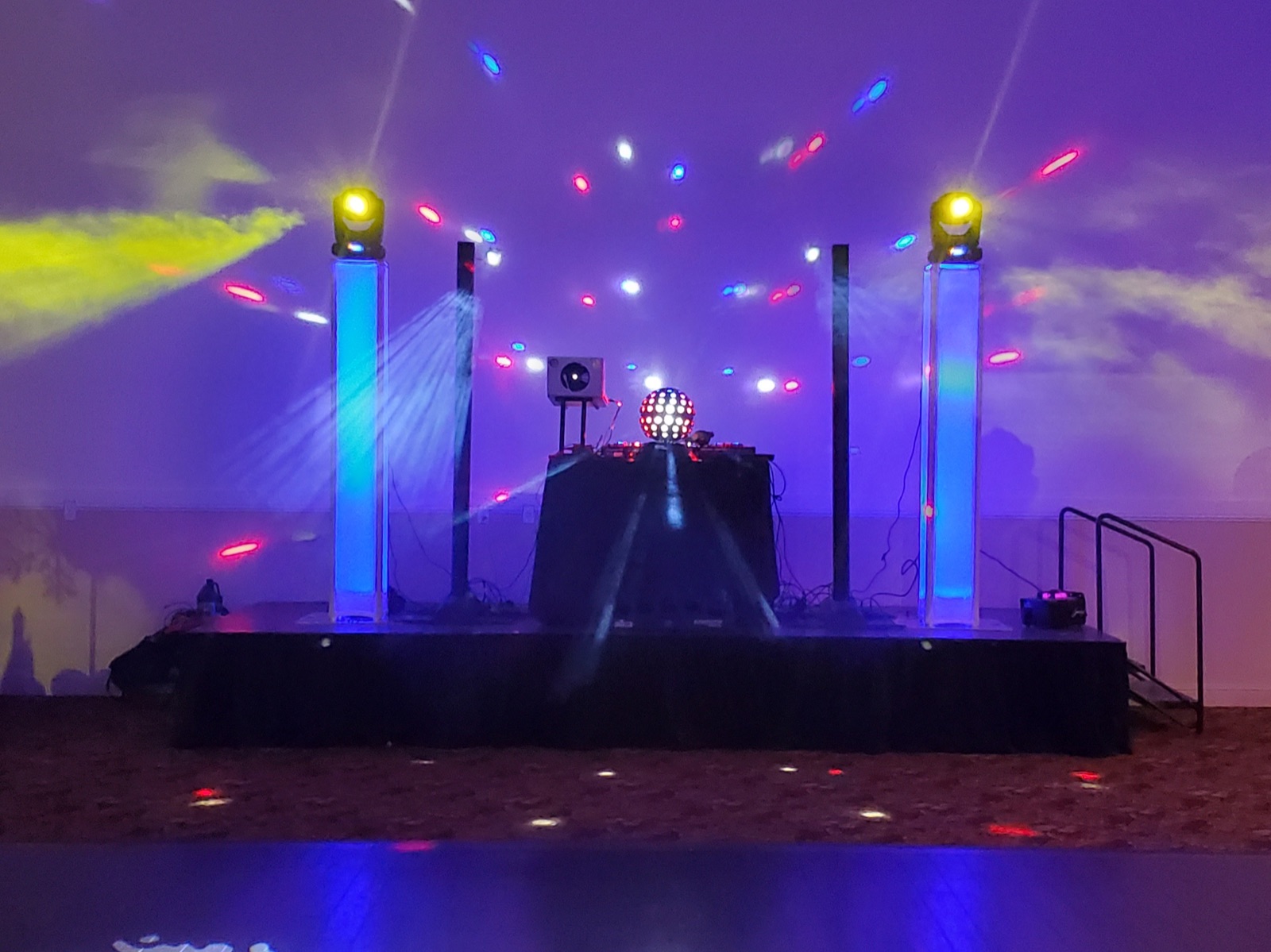 Why Wireless Mics Fail at Weddings (and How a Pro Prevents It)