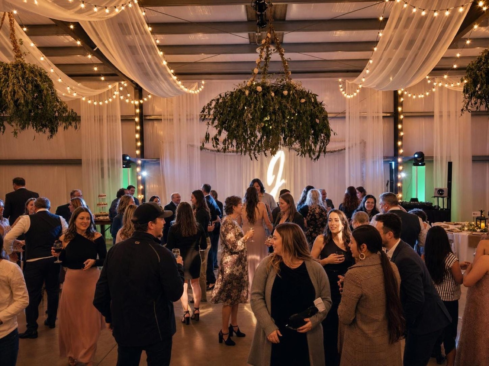 Wedding Hashtags & Photo-Sharing Apps: Collecting Every Guest Photo