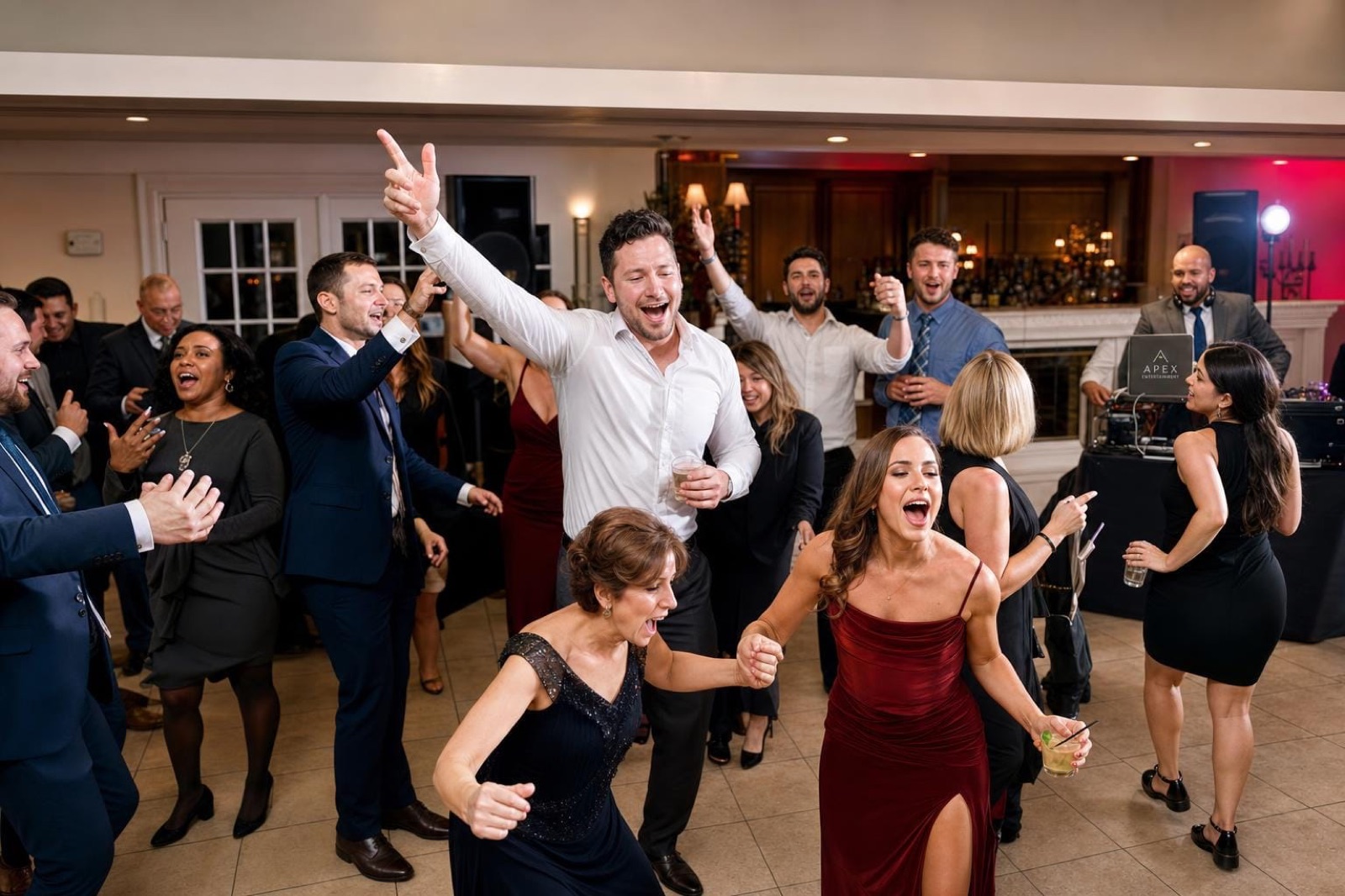 Champagne Towers & Signature Cocktails: Wedding Bar Trends