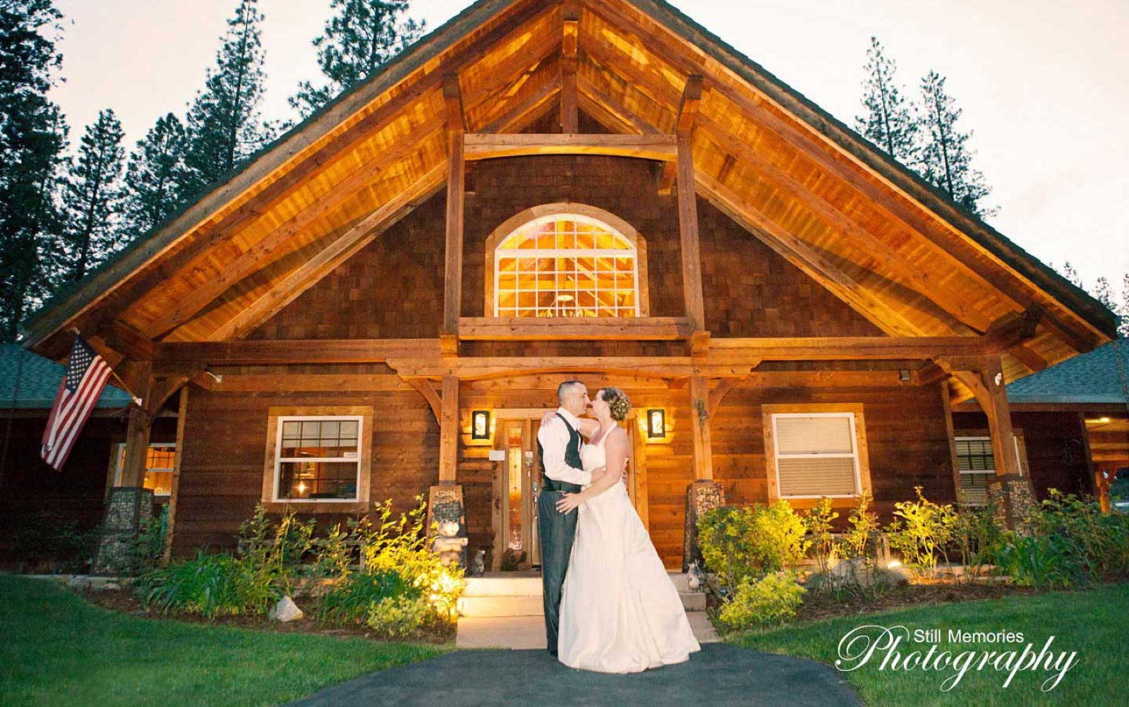 Outdoor wedding ceremony in the meadow at Arnold Black Bear Inn in Arnold, California
