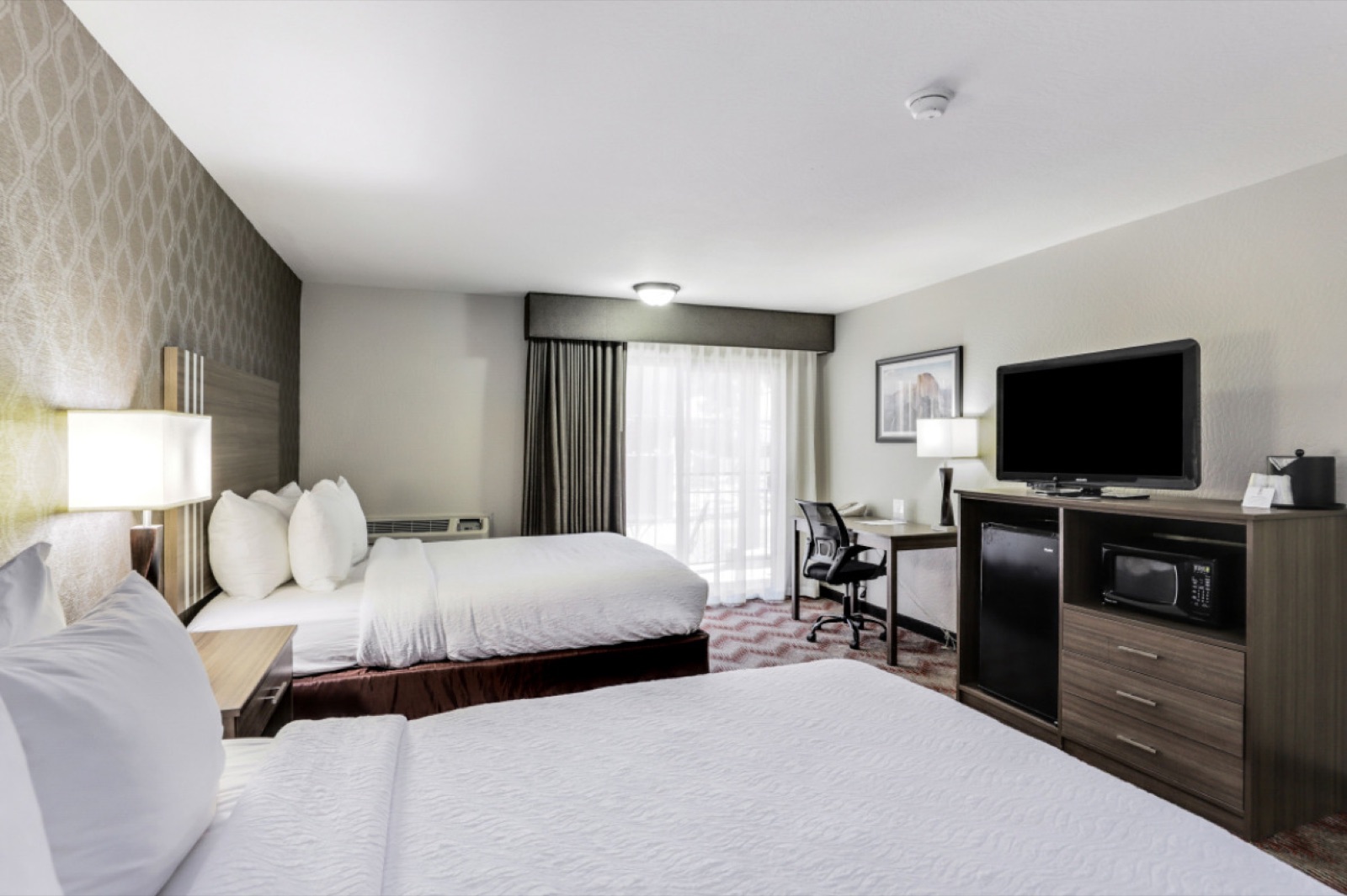 Property grounds at Best Western Plus Sonora Oaks Hotel & Conference Center in Sonora, California