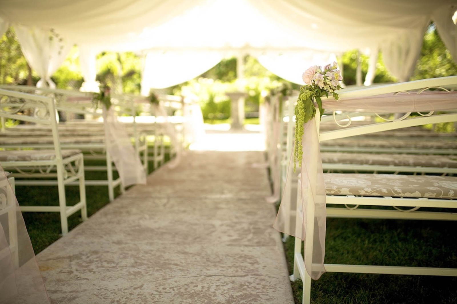 Garden chapel space at Del Rio Vista Garden wedding venue in Escalon, California