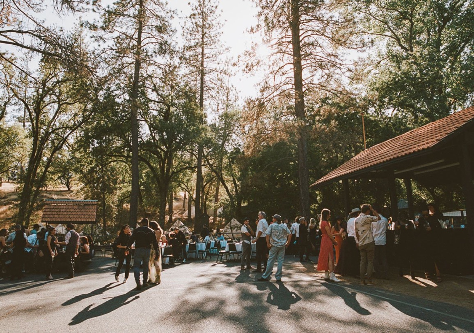 Base Camp courtyard wedding setup at Deloro Valley wedding venue in Tuolumne, California
