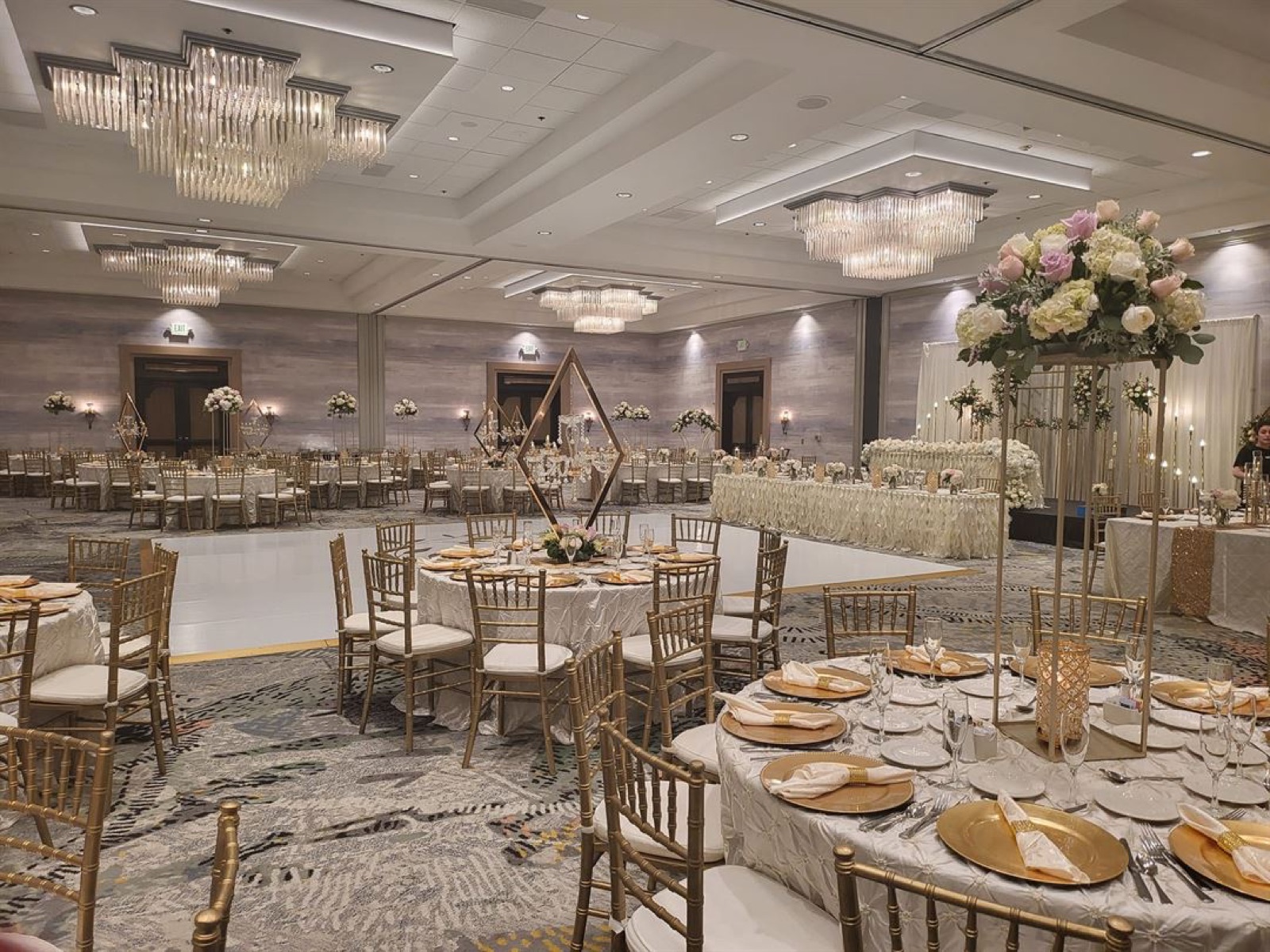 Interior event space at DoubleTree by Hilton Hotel Modesto wedding venue in Modesto, California