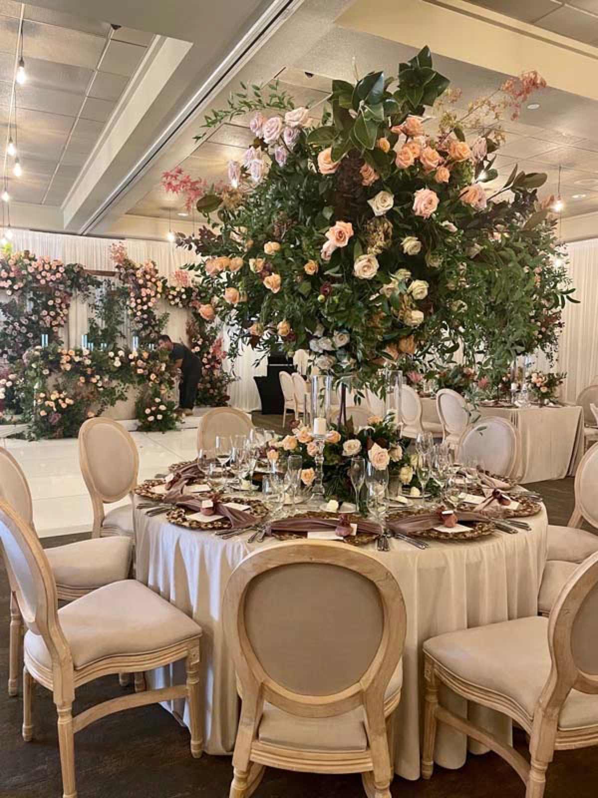 Banquet dining setup at Fort Washington Golf & Country Club in Fresno, California