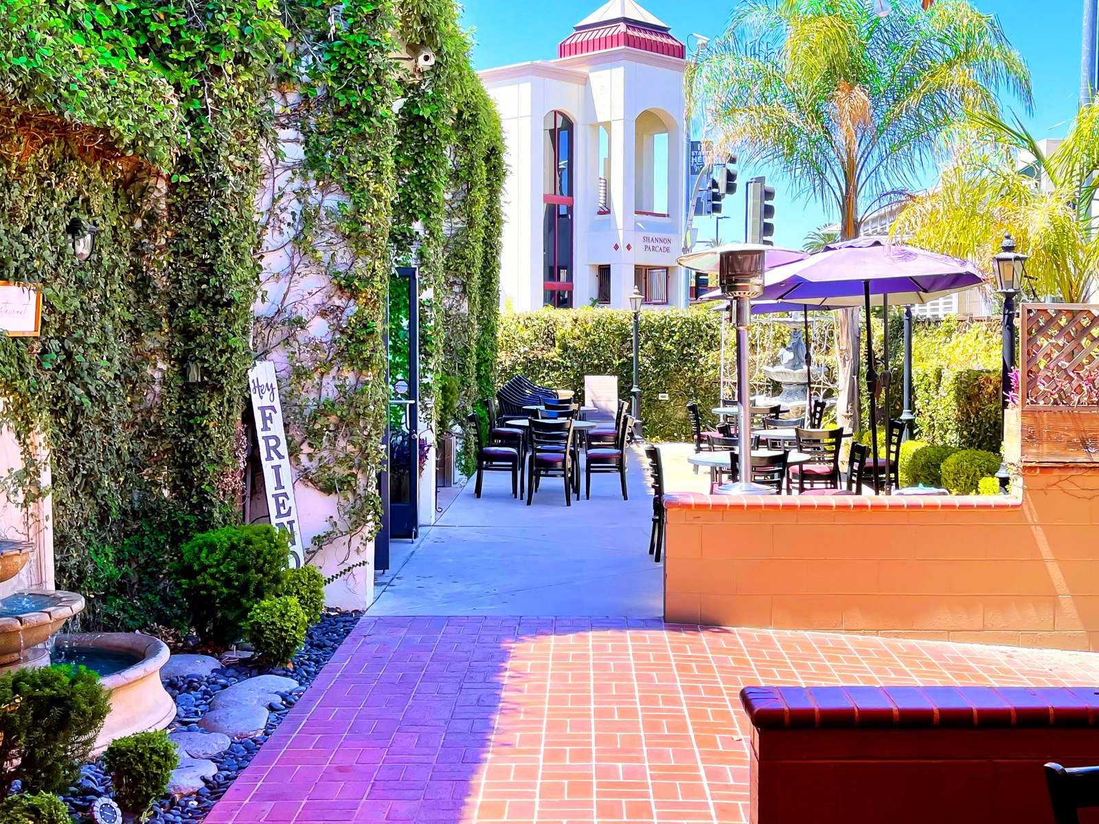 Restaurant and courtyard reception space at Gateway Gardens at Ravello's in Merced, California