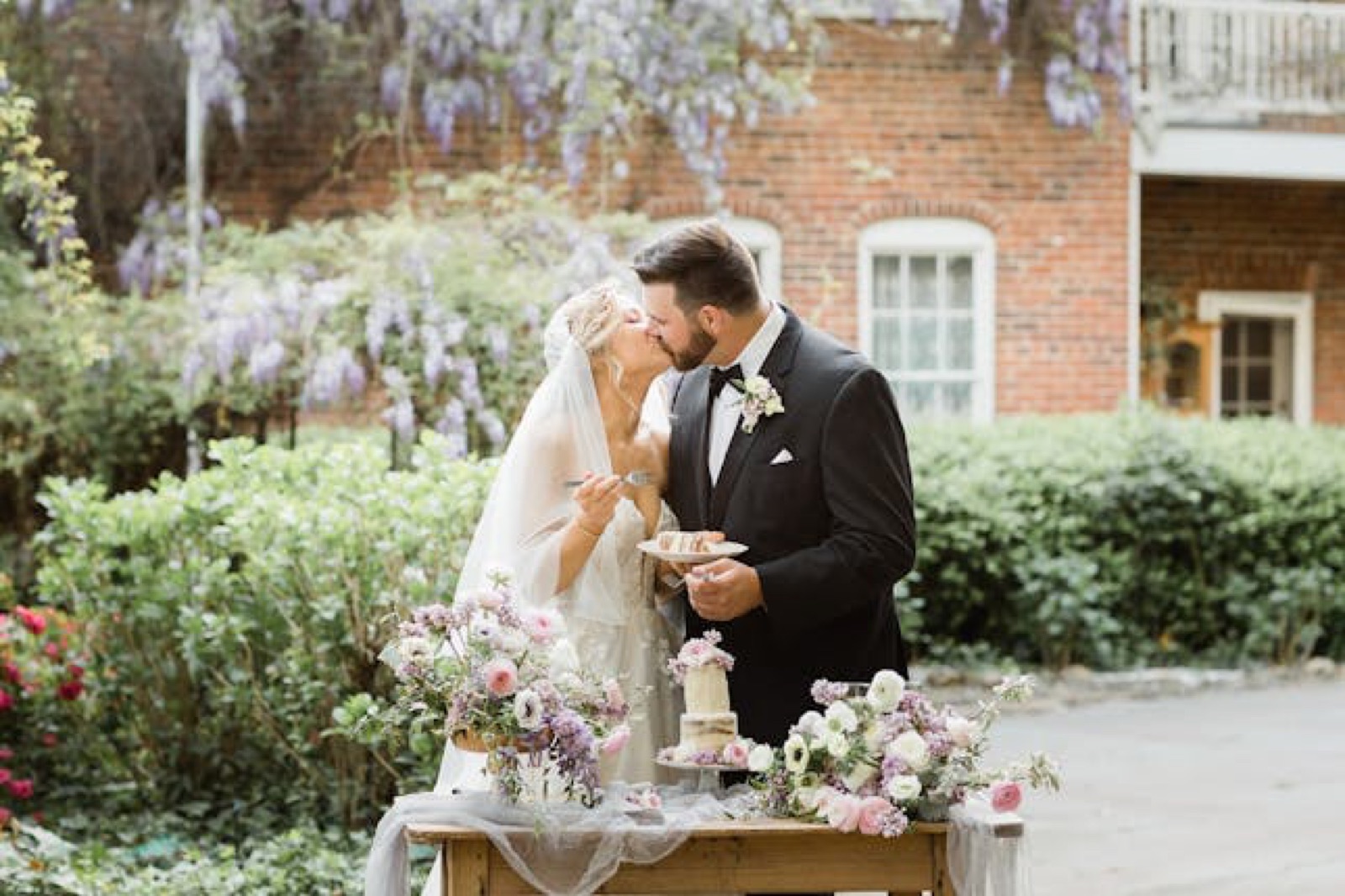 Garden patio detail at the Heirloom Inn wedding venue in Ione, California