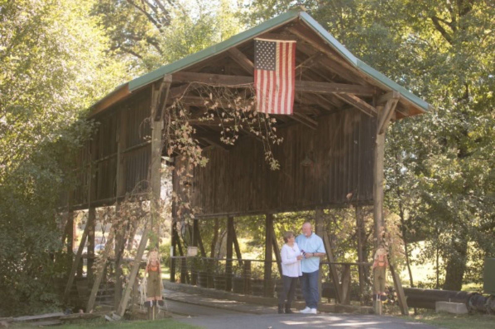Tasting bar and grounds at Indigeny Reserve near Sonora, California