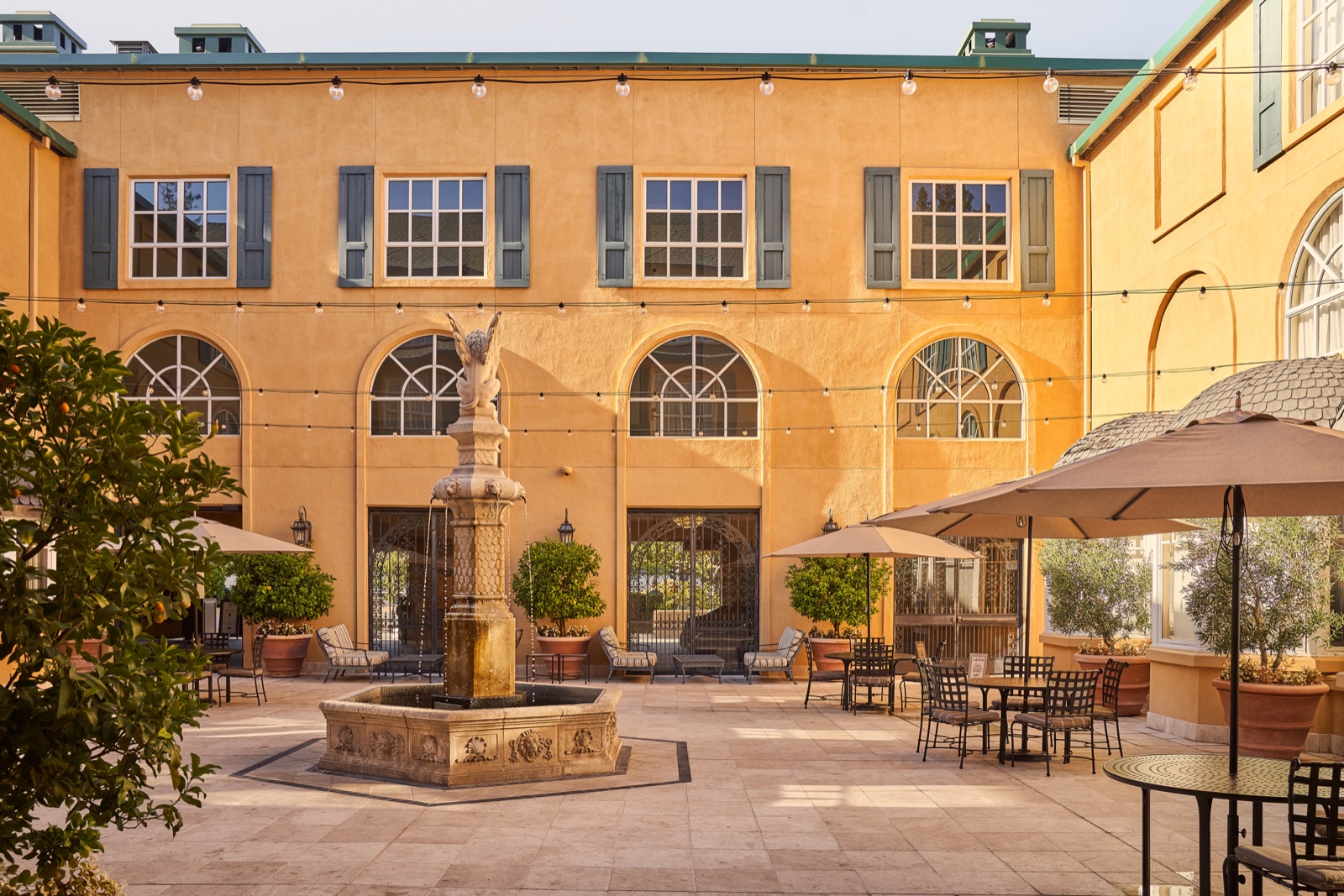 Courtyard with fountain and seating at Lafayette Park Hotel & Spa wedding venue in Lafayette, California