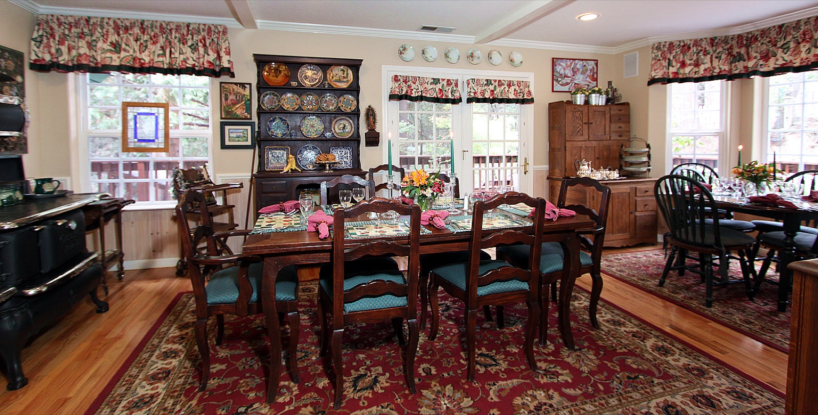 Romantically decorated guest room at McCaffrey House Bed & Breakfast Inn in Twain Harte, California