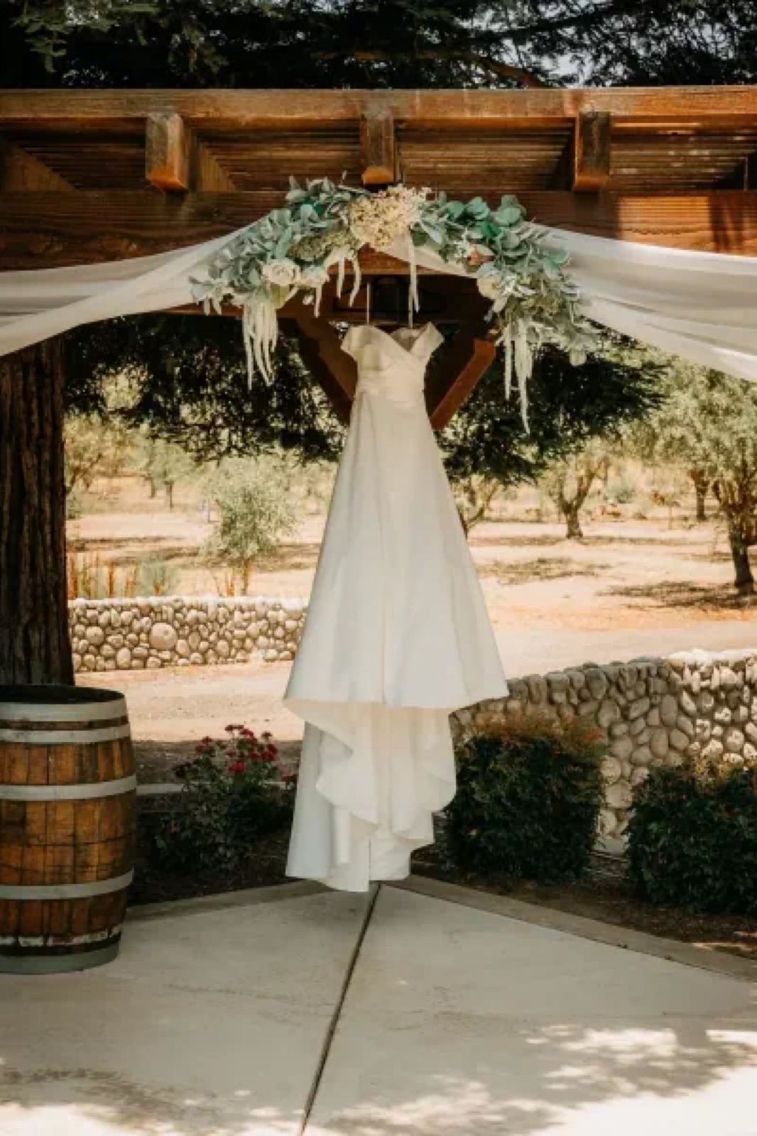 Rustic barn reception space at Miracle Gardens wedding venue in Farmington, California