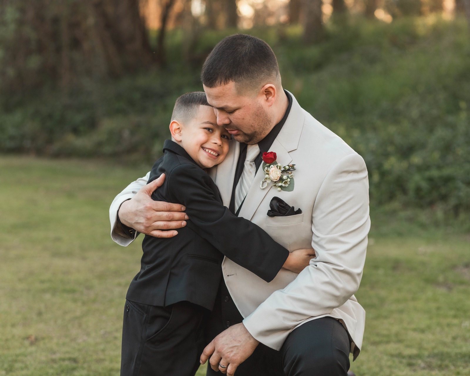 Reception details at the outdoor wedding venue River Bottom Ranch in Sanger, California