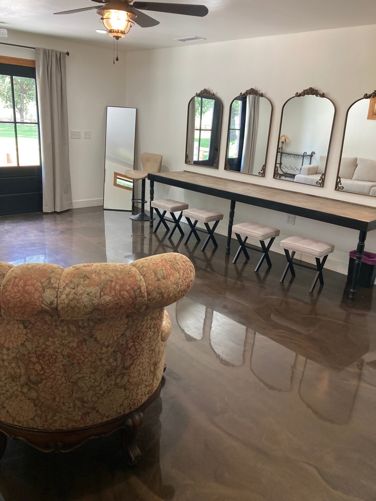 Bridal suite for wedding preparation at River View Ranch in Snelling, California
