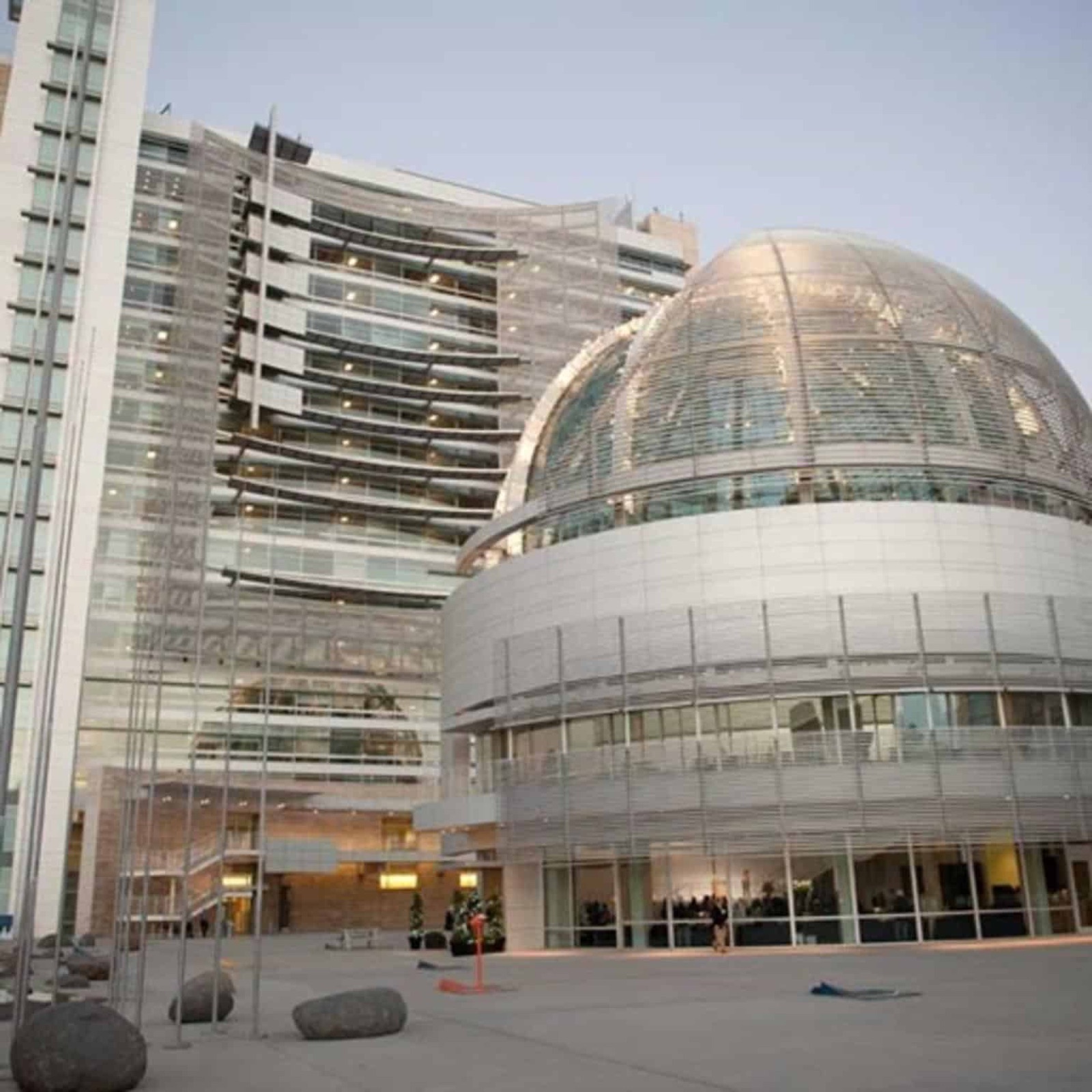 Exterior of San José City Hall Rotunda wedding venue in downtown San Jose, California