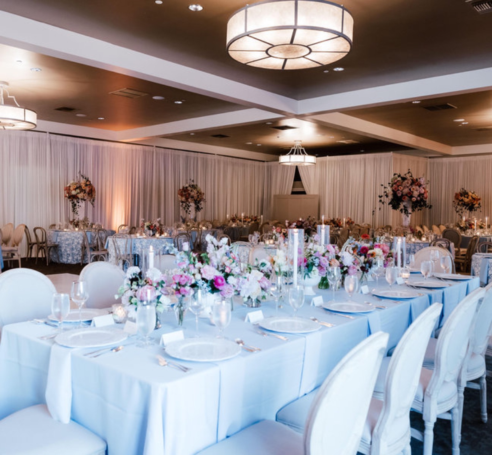 Tree-lined grounds and patio at Sunnyside Country Club wedding venue in Fresno, California