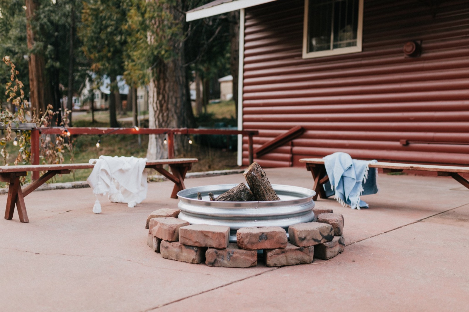 Wedding reception scene at The Long Barn Lodge in Long Barn, California