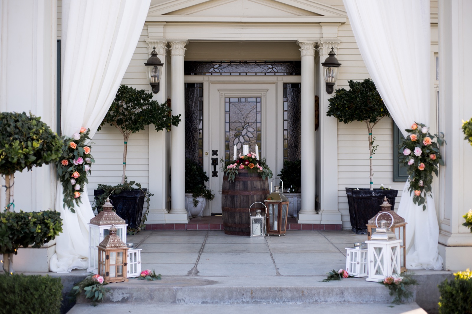 Manicured grounds at The Manor Estate wedding venue in Madera, California