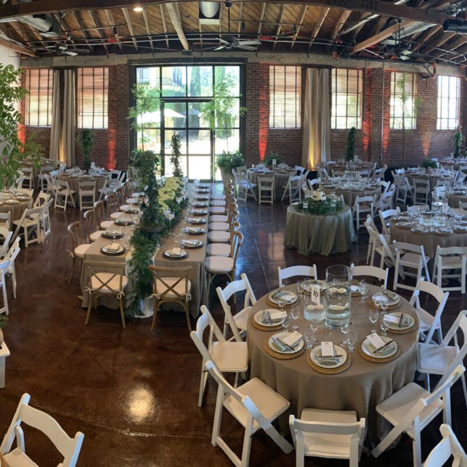 Banquet hall set for a reception at The Reata Oakdale wedding venue in Oakdale, California