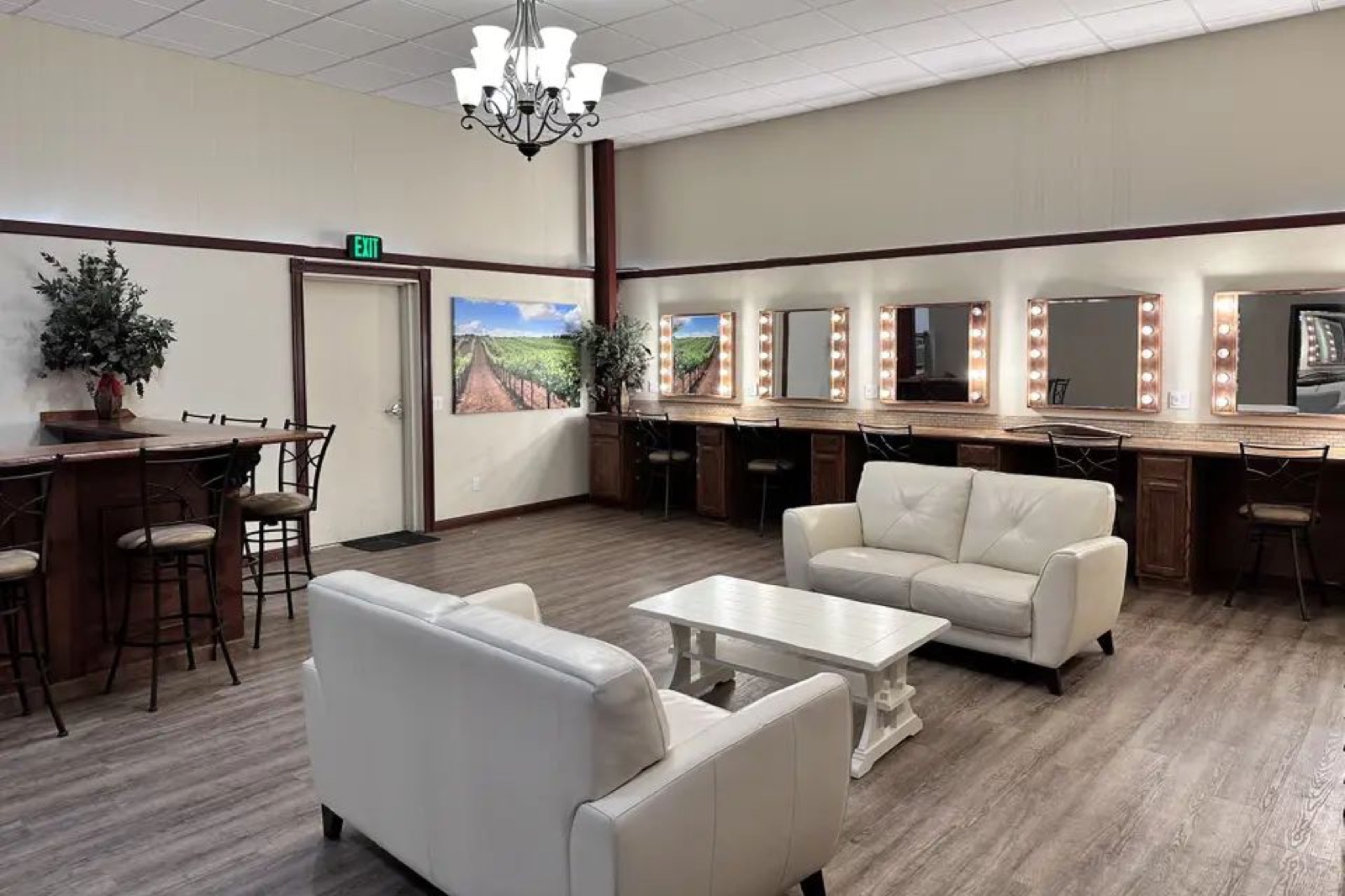 Bridal suite at Toca Madera Winery wedding venue in Madera, California