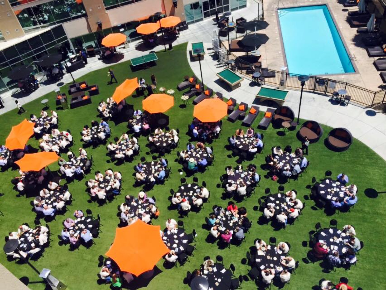 Outdoor courtyard event space at University Plaza Waterfront Hotel in Stockton, California