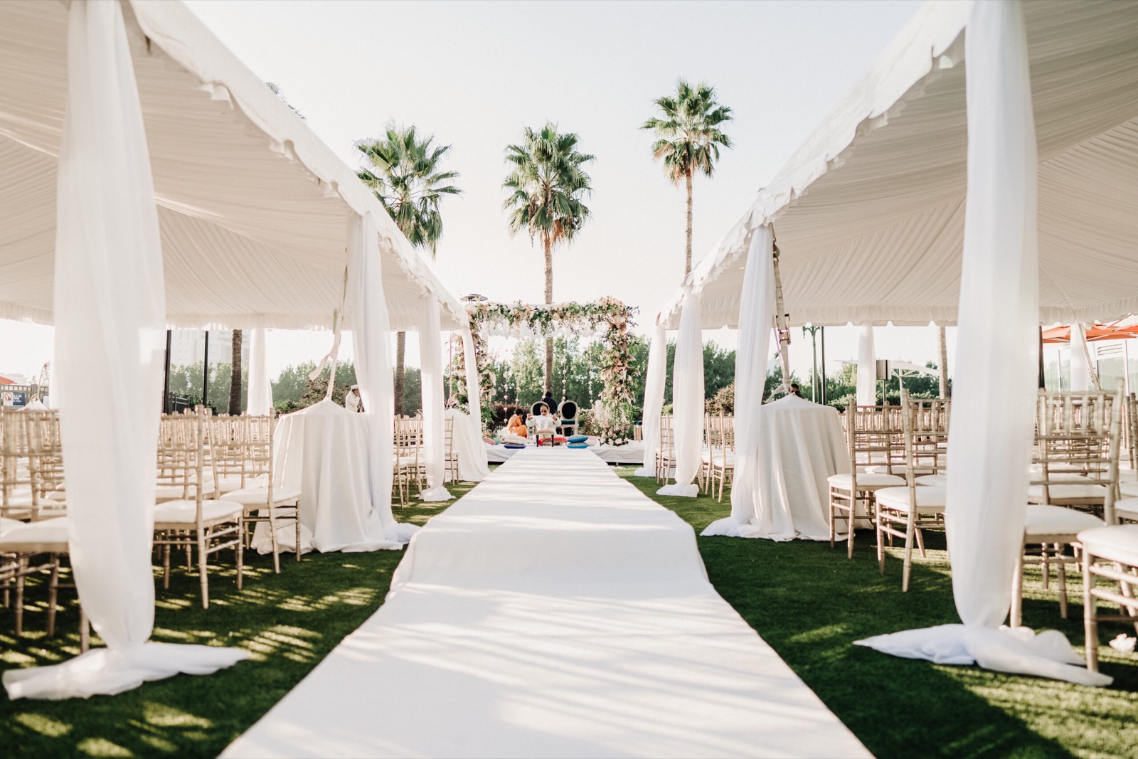 Wedding ceremony in the courtyard at University Plaza Waterfront Hotel in Stockton, California