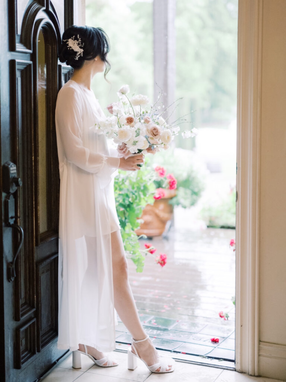 Outdoor wedding ceremony at Viaggio Estate & Winery in Acampo, California