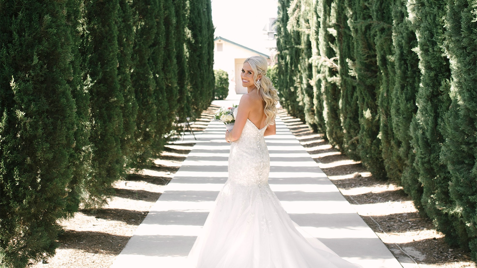 Lakeside wedding garden at Wonder Valley Ranch Resort in Sanger, California