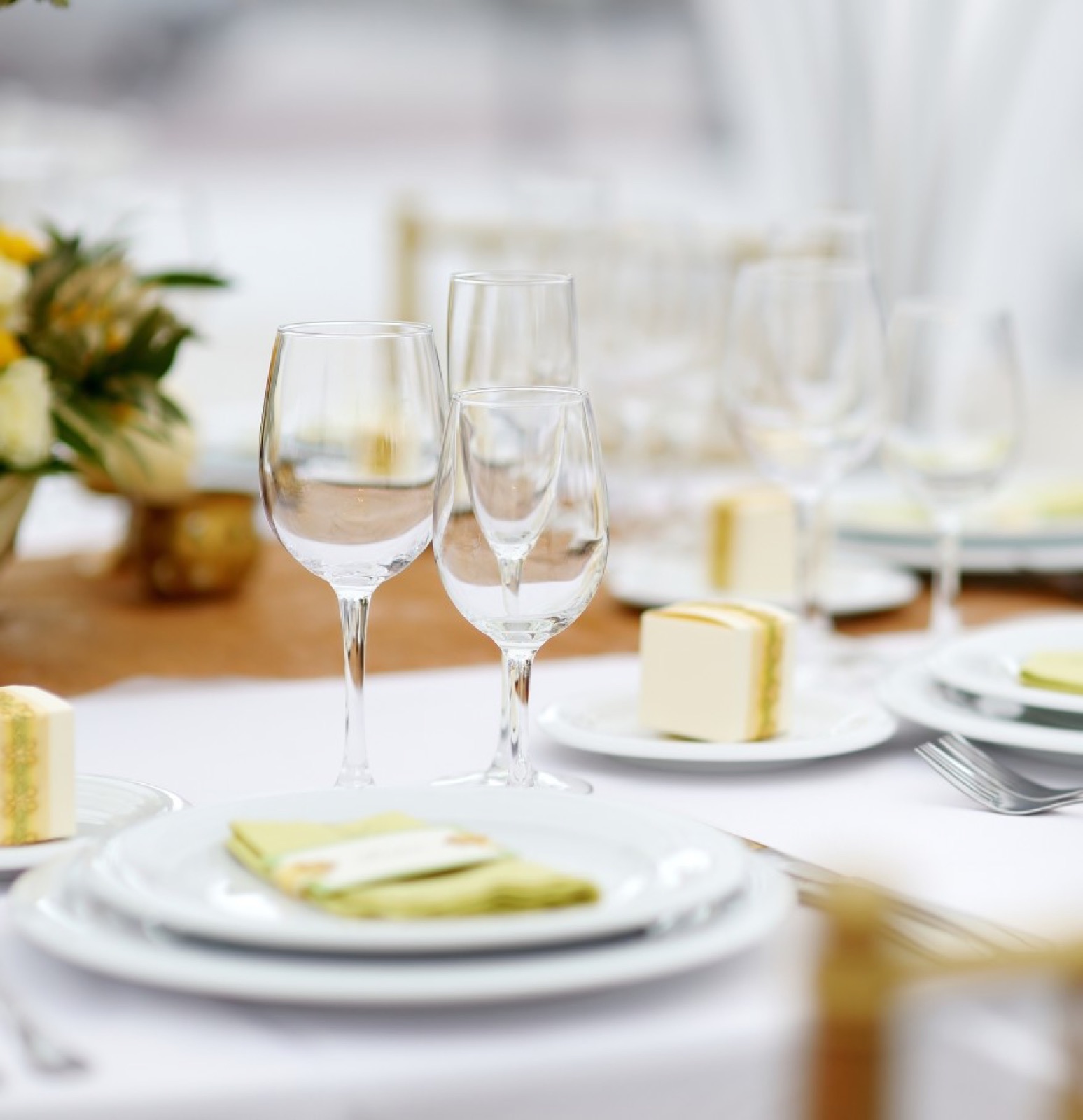Reception dining at Wonder Valley Ranch Resort wedding venue in Sanger, California